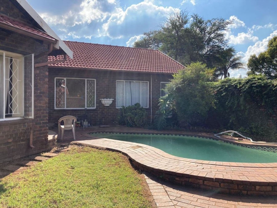3 Bedroom Property for Sale in Birchleigh Gauteng
