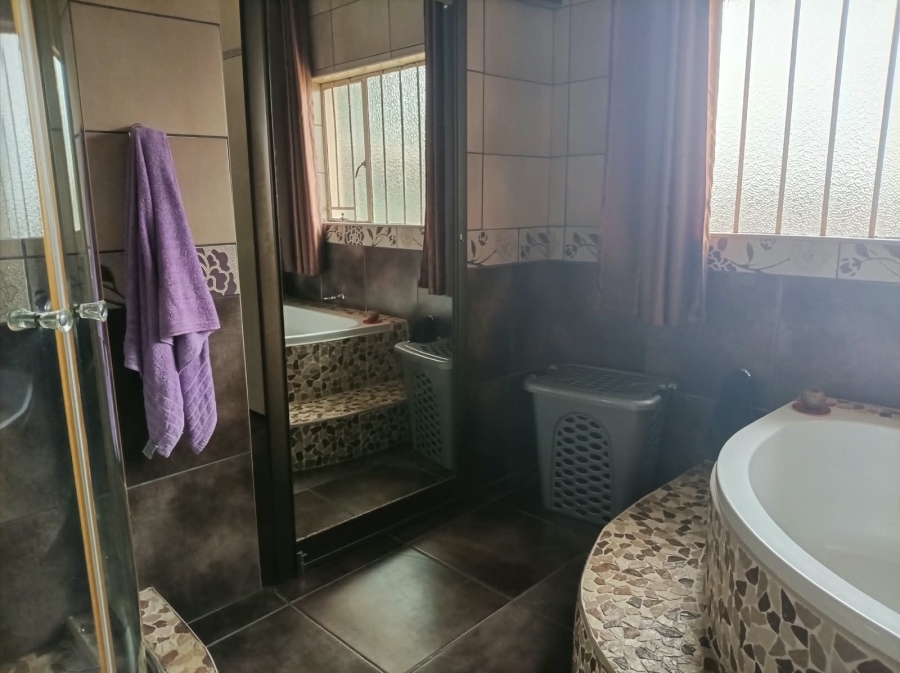 4 Bedroom Property for Sale in Norkem Park Gauteng