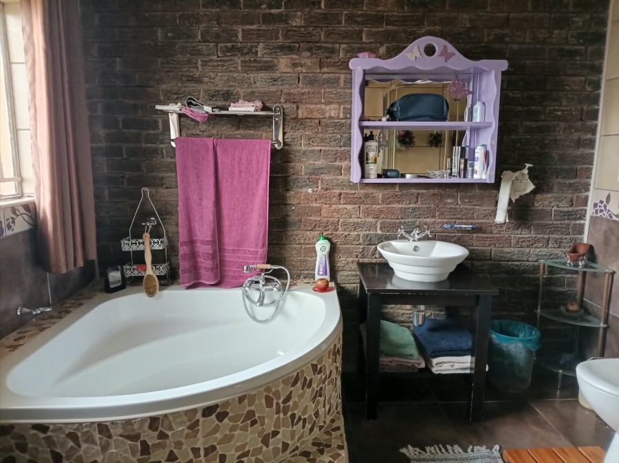 4 Bedroom Property for Sale in Norkem Park Gauteng