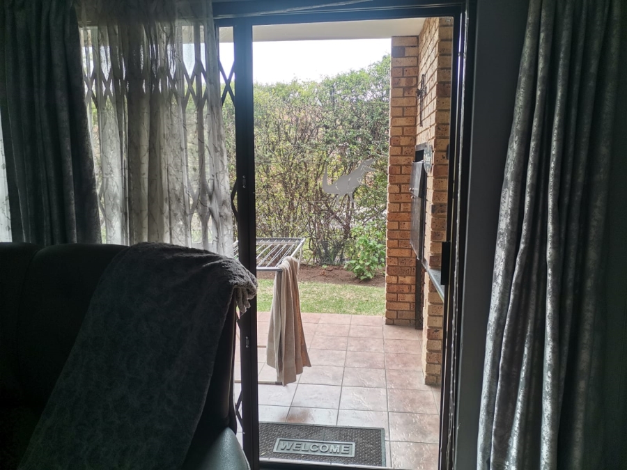 2 Bedroom Property for Sale in Sonneveld Gauteng