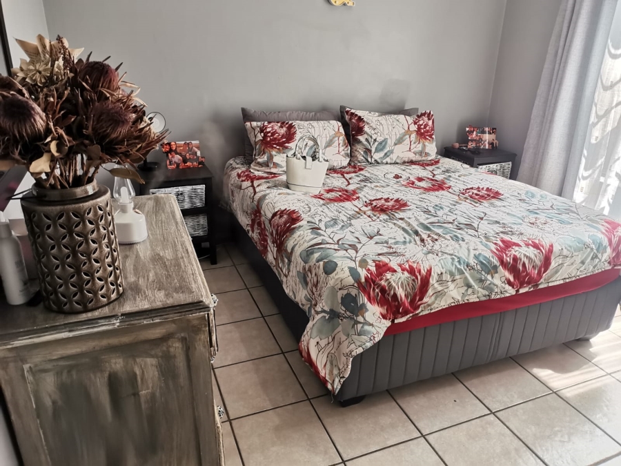 2 Bedroom Property for Sale in Sonneveld Gauteng