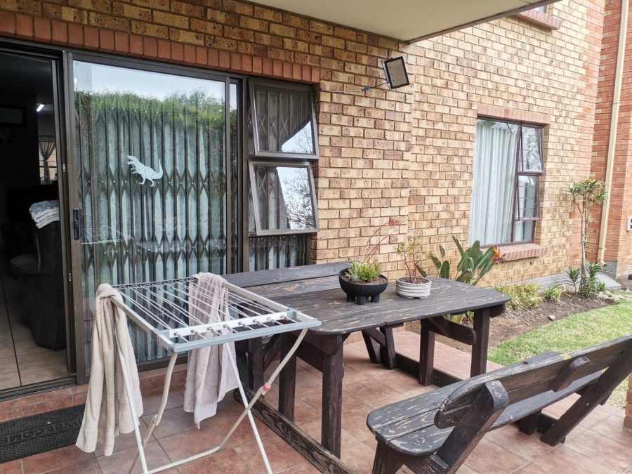 2 Bedroom Property for Sale in Sonneveld Gauteng