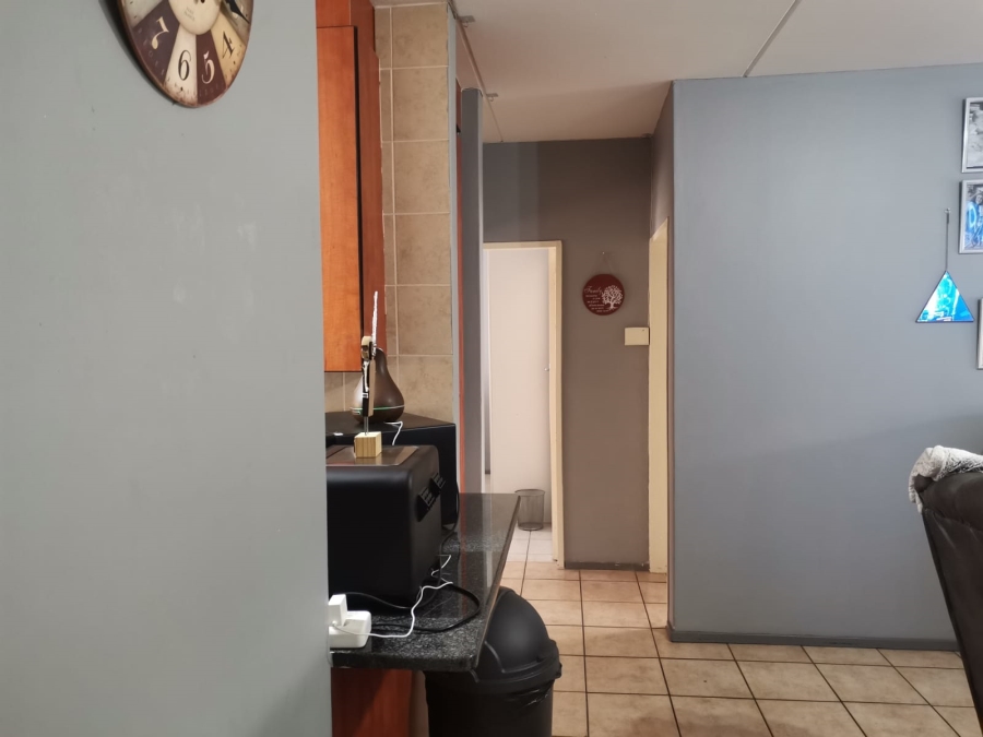 2 Bedroom Property for Sale in Sonneveld Gauteng