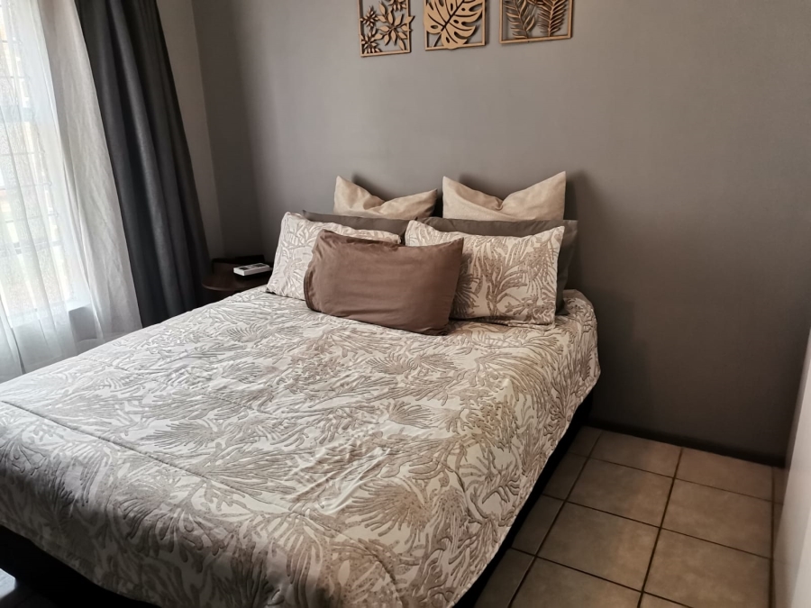 2 Bedroom Property for Sale in Sonneveld Gauteng