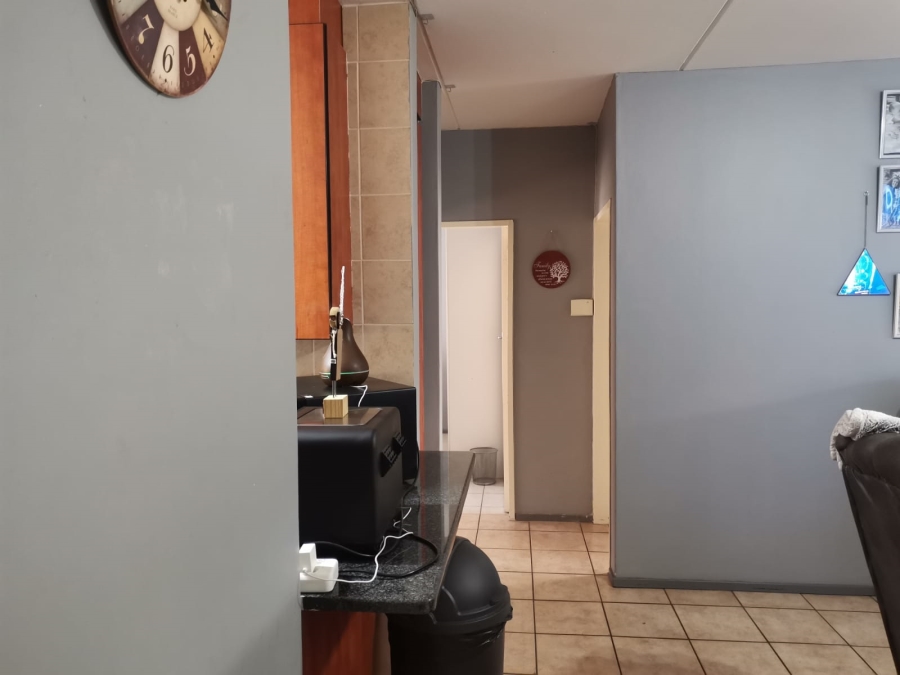 2 Bedroom Property for Sale in Sonneveld Gauteng