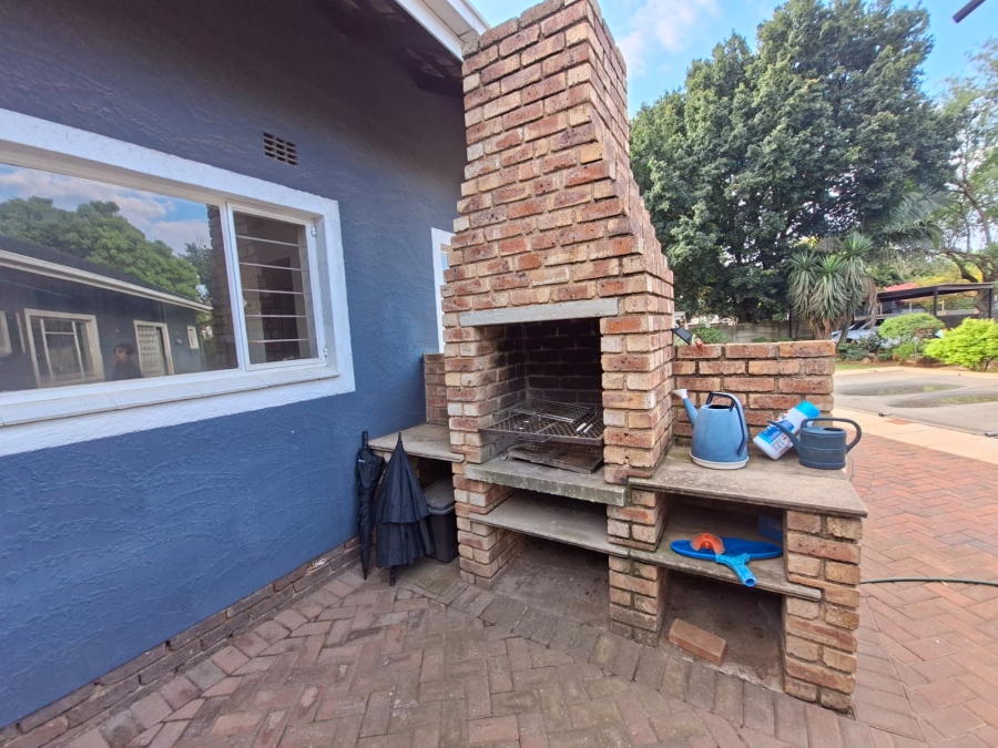 4 Bedroom Property for Sale in Glen Marais Gauteng