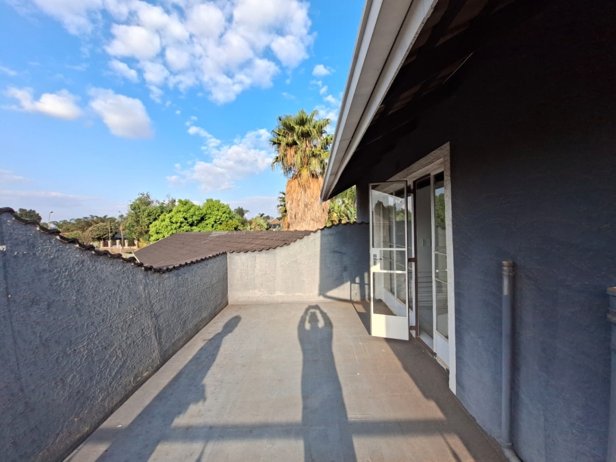 4 Bedroom Property for Sale in Glen Marais Gauteng
