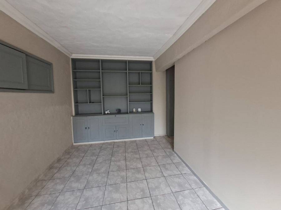 4 Bedroom Property for Sale in Glen Marais Gauteng