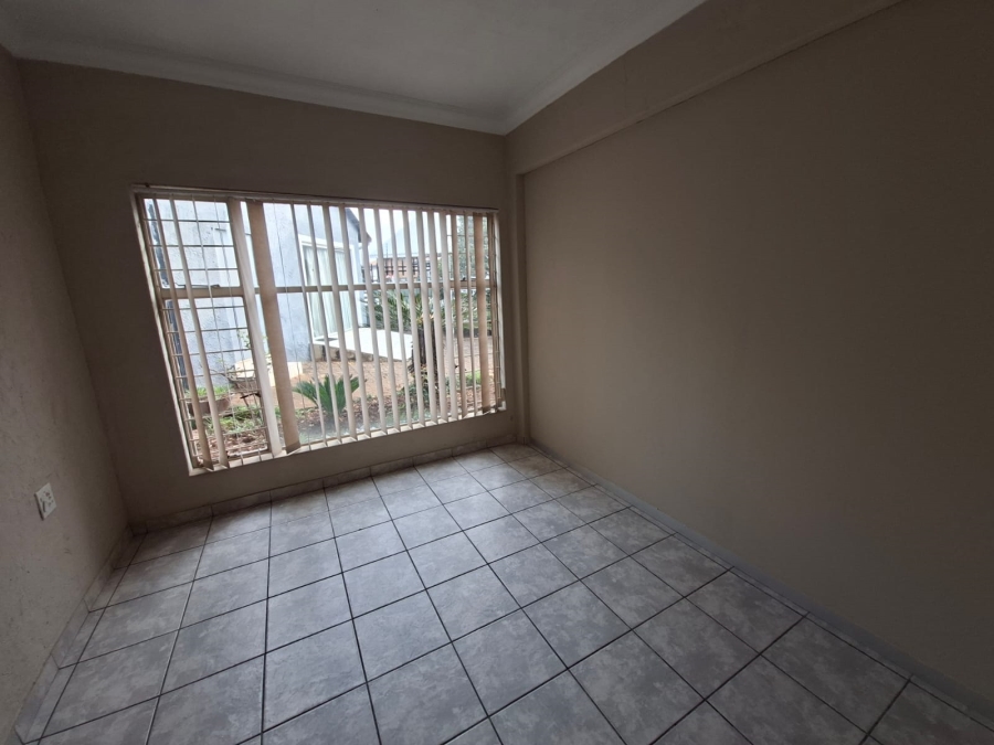 4 Bedroom Property for Sale in Glen Marais Gauteng