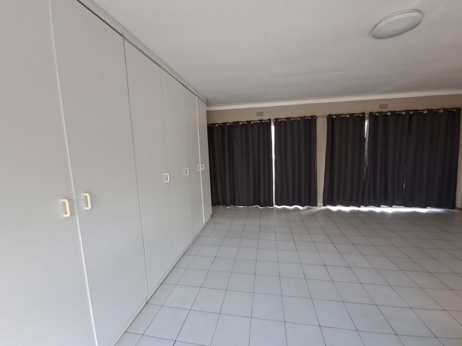 4 Bedroom Property for Sale in Glen Marais Gauteng