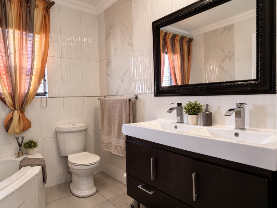 4 Bedroom Property for Sale in Willowbrook Gauteng