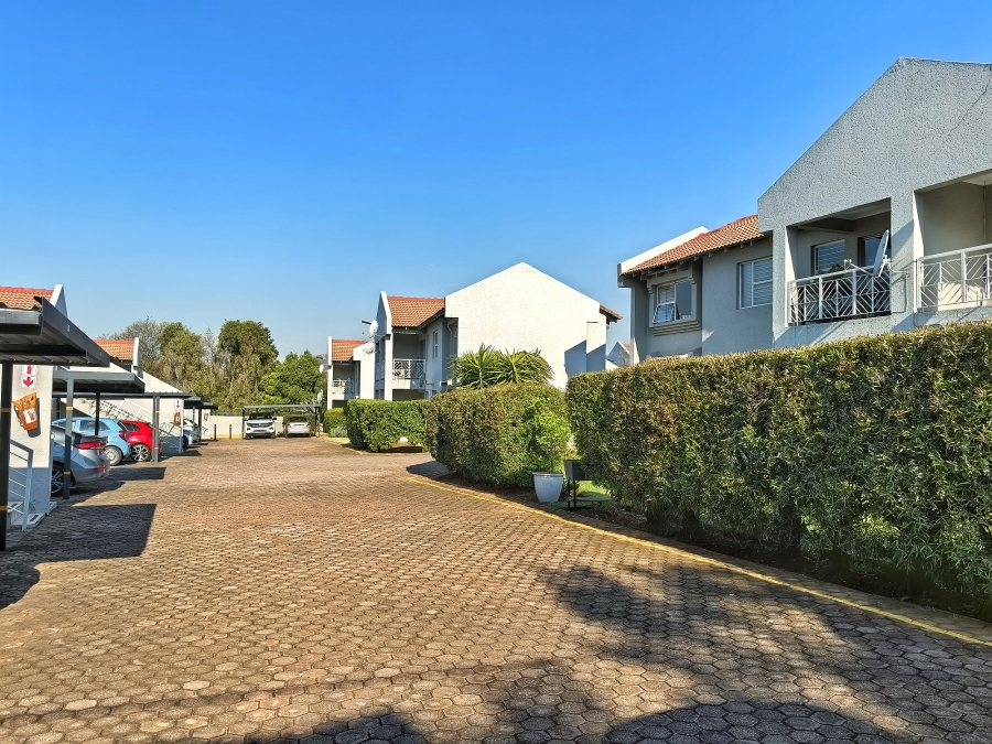 To Let 2 Bedroom Property for Rent in Fairland Gauteng