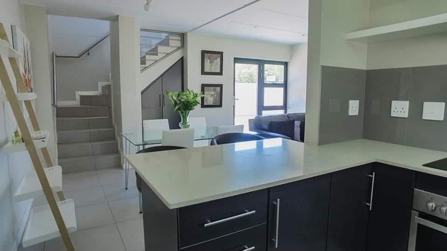 To Let 2 Bedroom Property for Rent in Equestria Gauteng