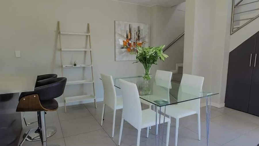 To Let 2 Bedroom Property for Rent in Equestria Gauteng