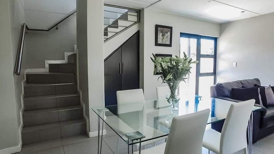 To Let 2 Bedroom Property for Rent in Equestria Gauteng