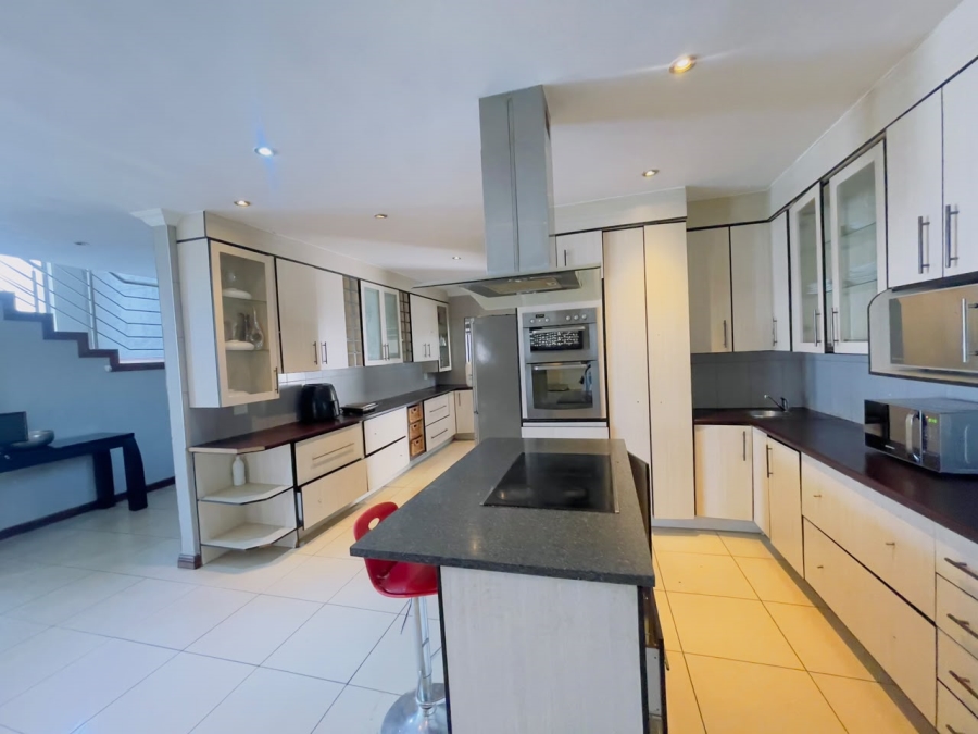 5 Bedroom Property for Sale in Monavoni Gauteng