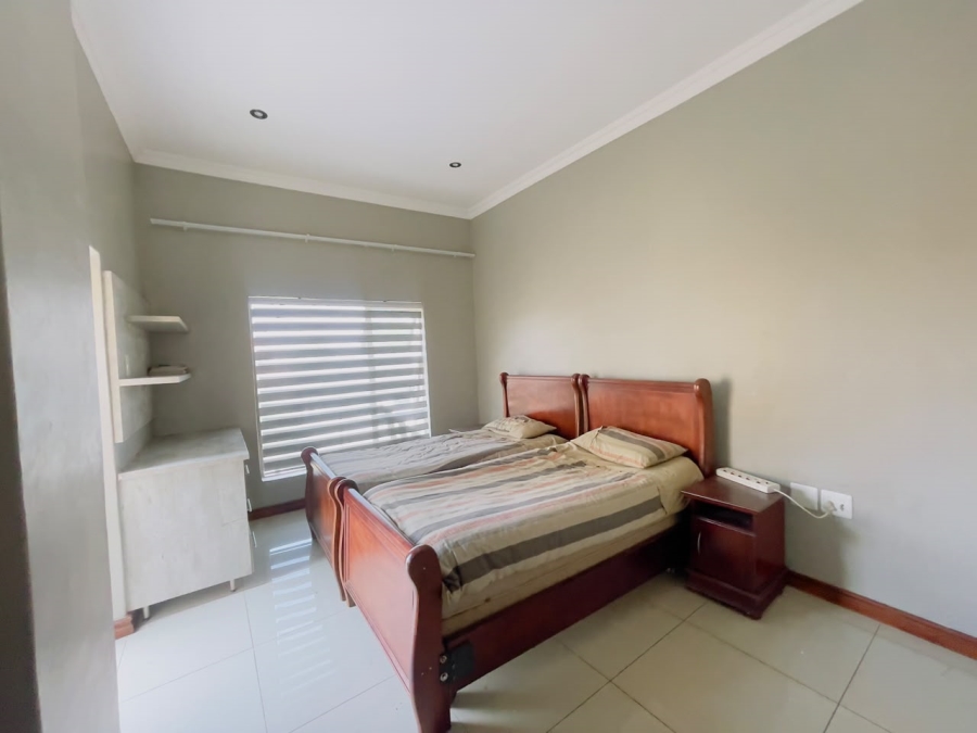 5 Bedroom Property for Sale in Monavoni Gauteng