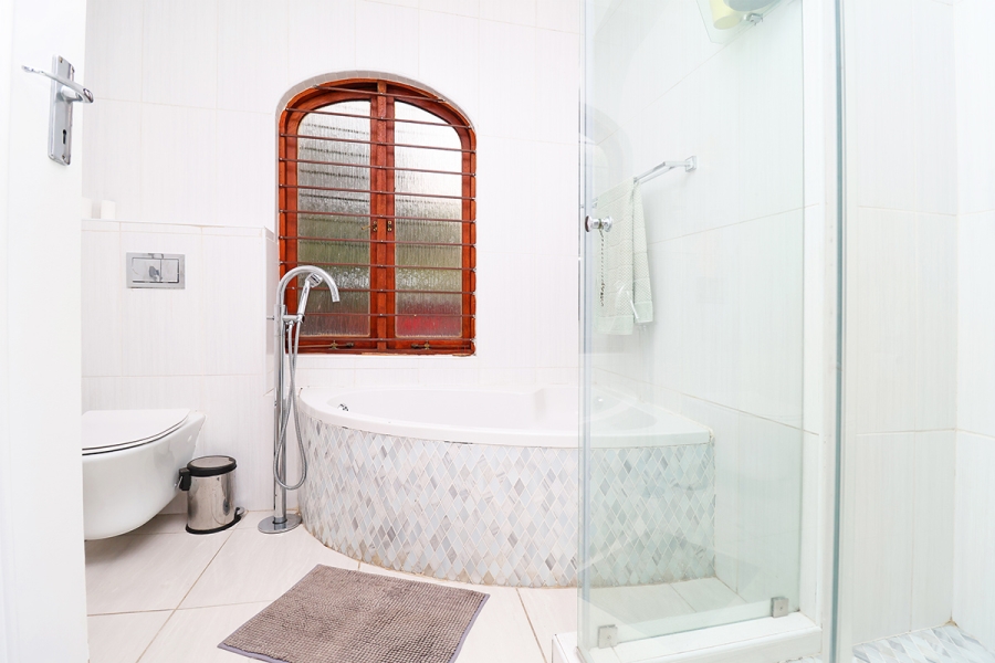 4 Bedroom Property for Sale in Morningside Gauteng