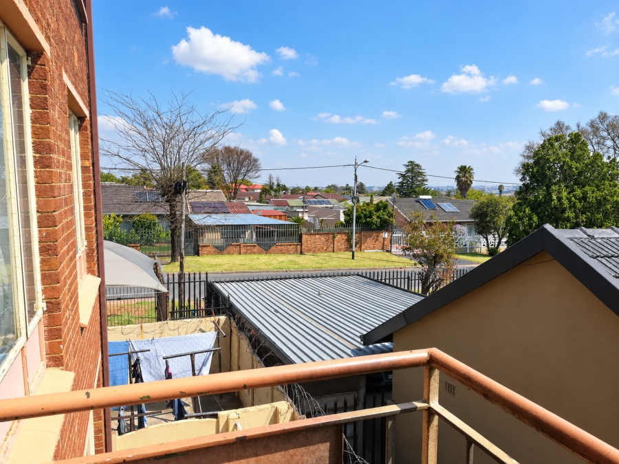 2 Bedroom Property for Sale in Witpoortjie Gauteng