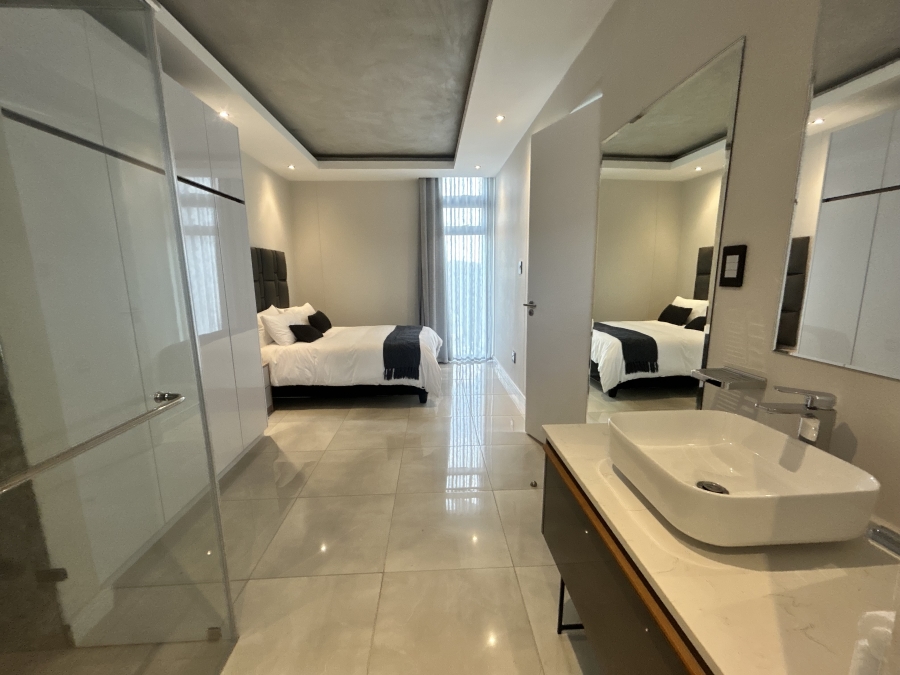 To Let 2 Bedroom Property for Rent in Houghton Estate Gauteng