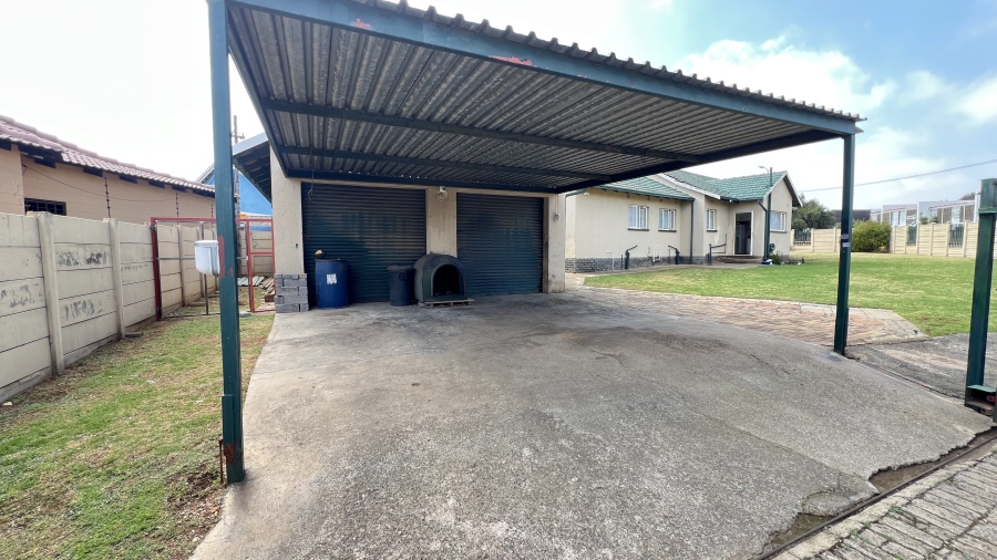 3 Bedroom Property for Sale in Greenhills Gauteng