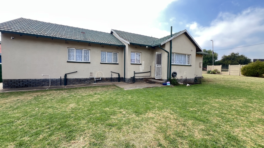 3 Bedroom Property for Sale in Greenhills Gauteng