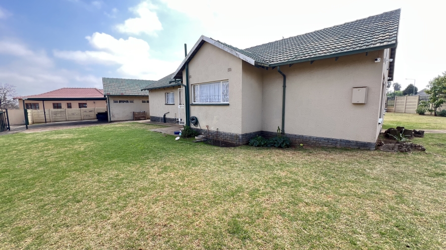 3 Bedroom Property for Sale in Greenhills Gauteng