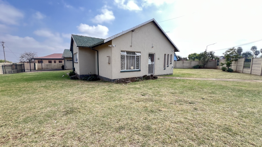 3 Bedroom Property for Sale in Greenhills Gauteng