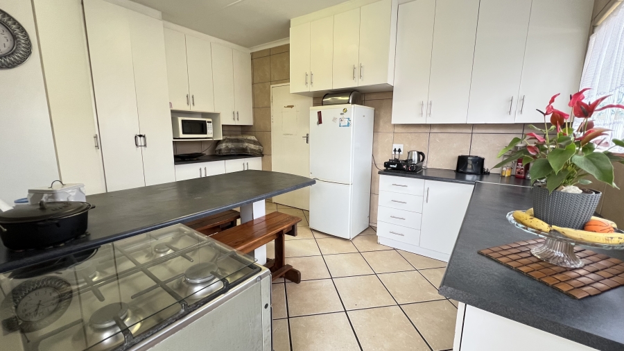3 Bedroom Property for Sale in Greenhills Gauteng