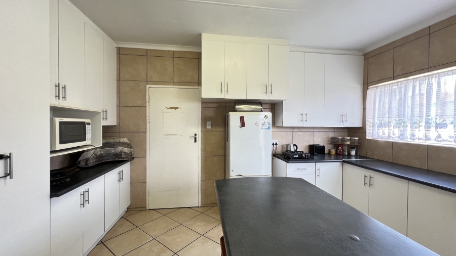 3 Bedroom Property for Sale in Greenhills Gauteng