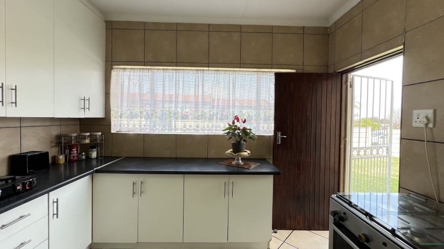 3 Bedroom Property for Sale in Greenhills Gauteng