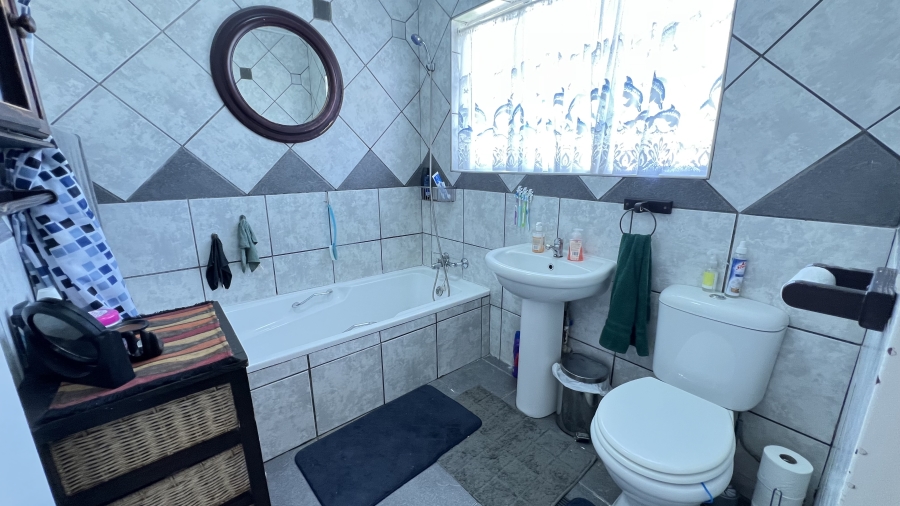 3 Bedroom Property for Sale in Greenhills Gauteng