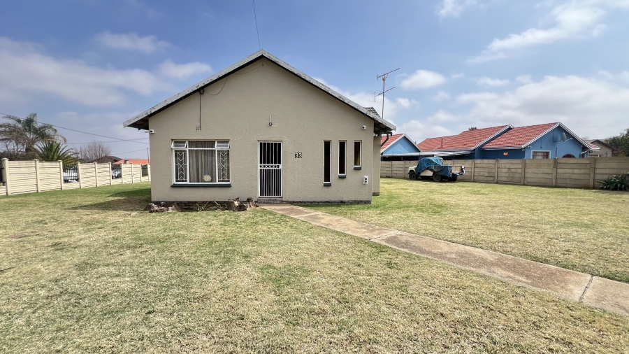3 Bedroom Property for Sale in Greenhills Gauteng
