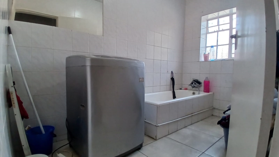 2 Bedroom Property for Sale in Greenhills Gauteng