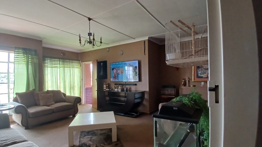 2 Bedroom Property for Sale in Greenhills Gauteng