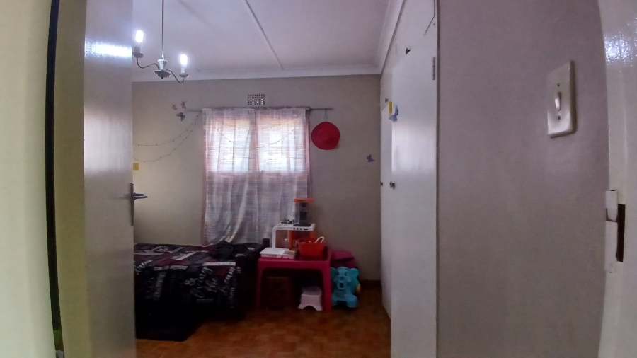 2 Bedroom Property for Sale in Greenhills Gauteng