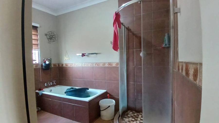 2 Bedroom Property for Sale in Greenhills Gauteng