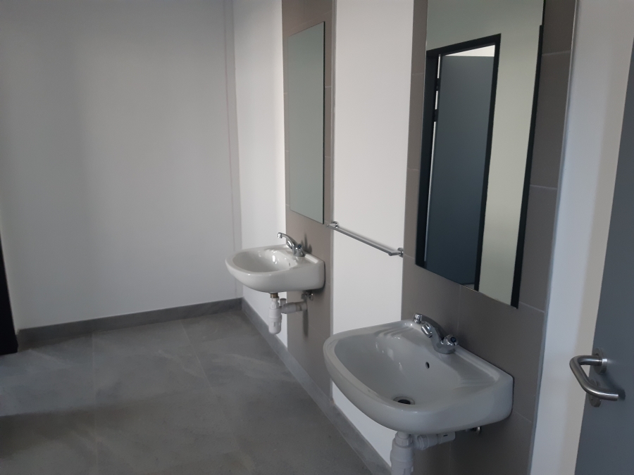 To Let Commercial Property for Rent in Longlake Gauteng