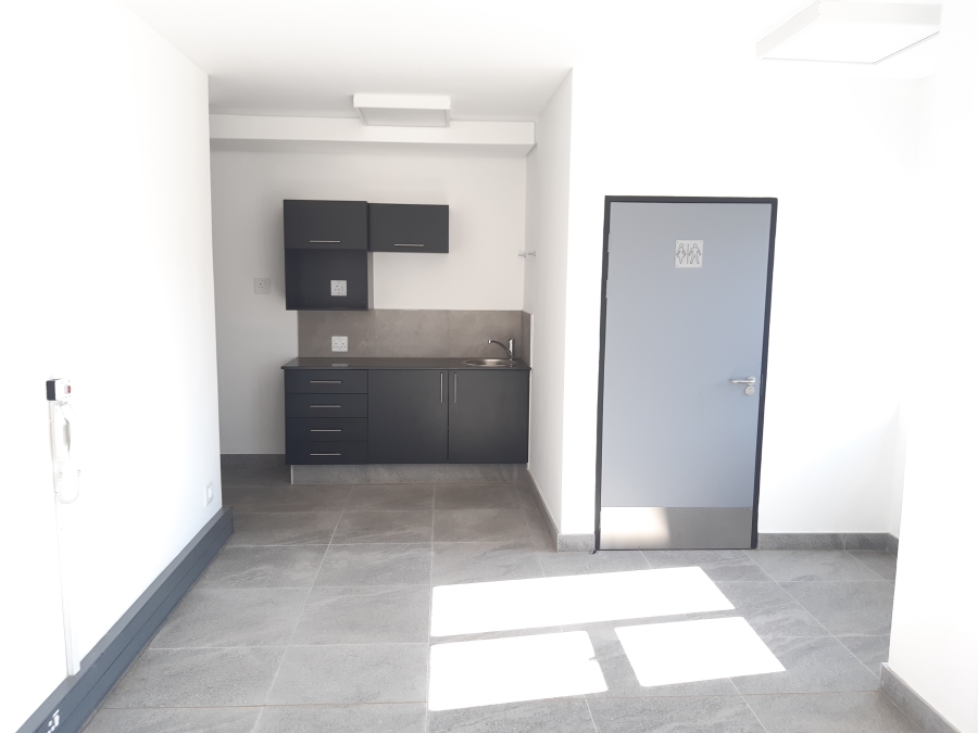 To Let Commercial Property for Rent in Longlake Gauteng