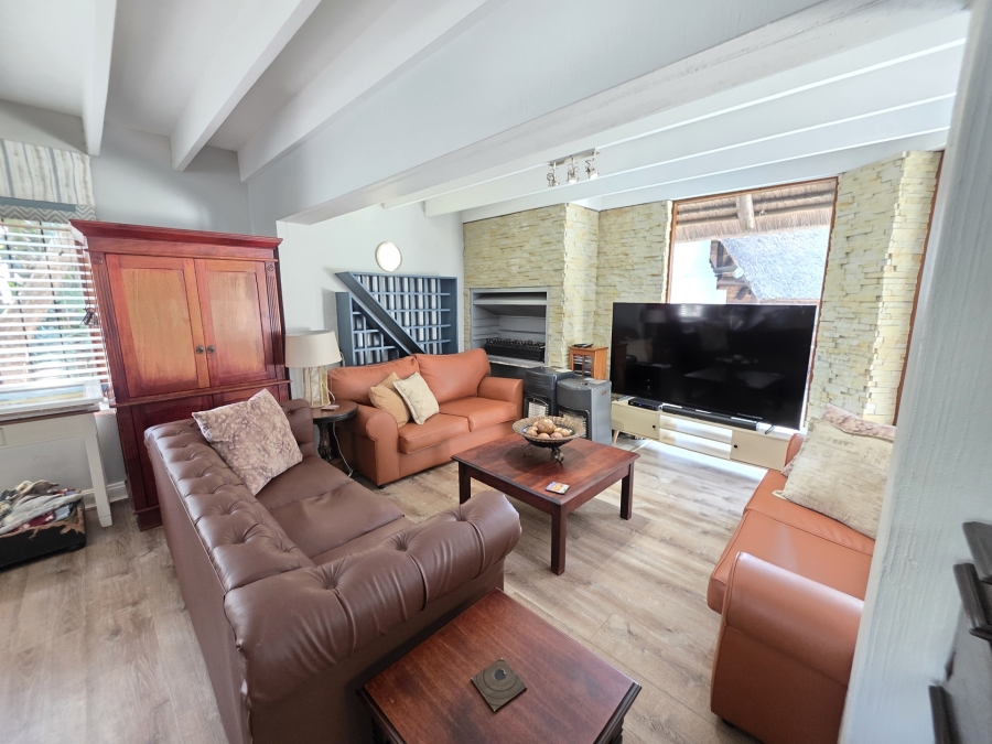To Let 4 Bedroom Property for Rent in Woodhill Estate Gauteng