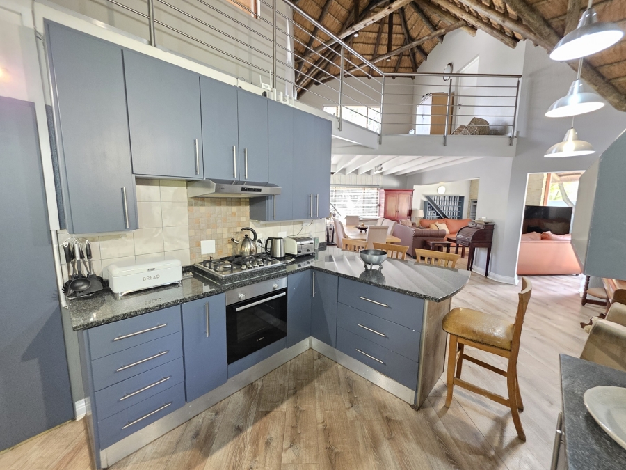 To Let 4 Bedroom Property for Rent in Woodhill Estate Gauteng