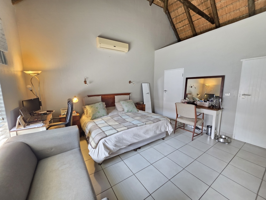To Let 4 Bedroom Property for Rent in Woodhill Estate Gauteng