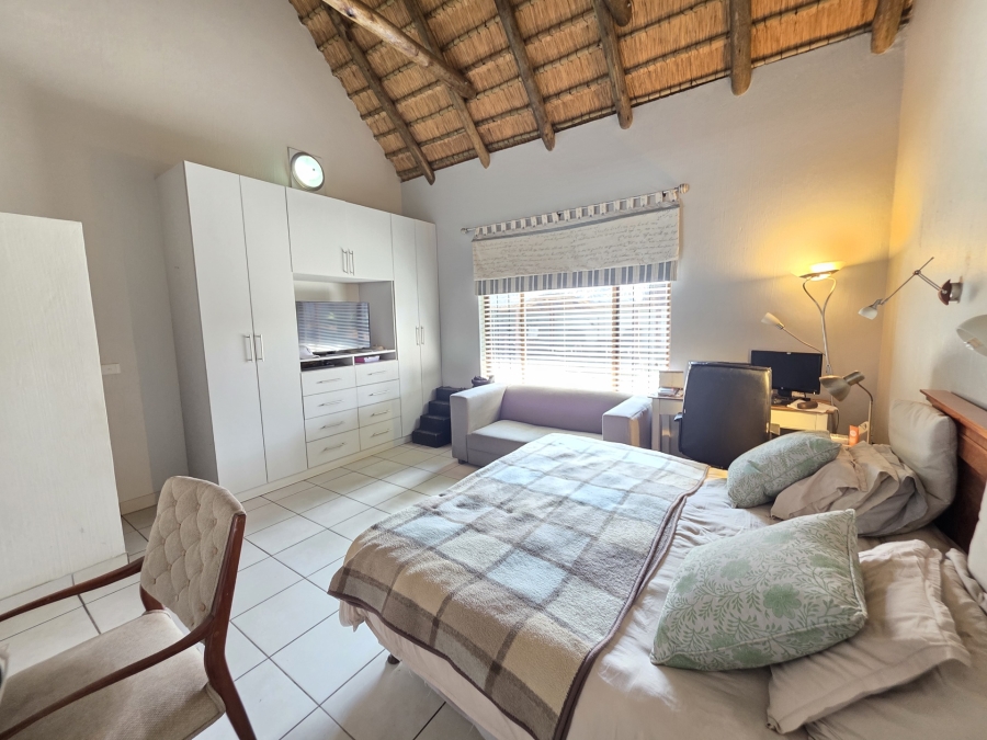 To Let 4 Bedroom Property for Rent in Woodhill Estate Gauteng