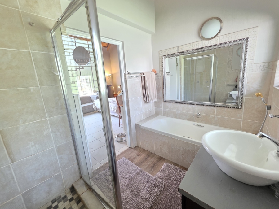 To Let 4 Bedroom Property for Rent in Woodhill Estate Gauteng