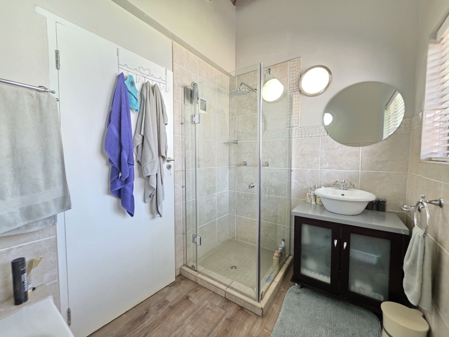 To Let 4 Bedroom Property for Rent in Woodhill Estate Gauteng