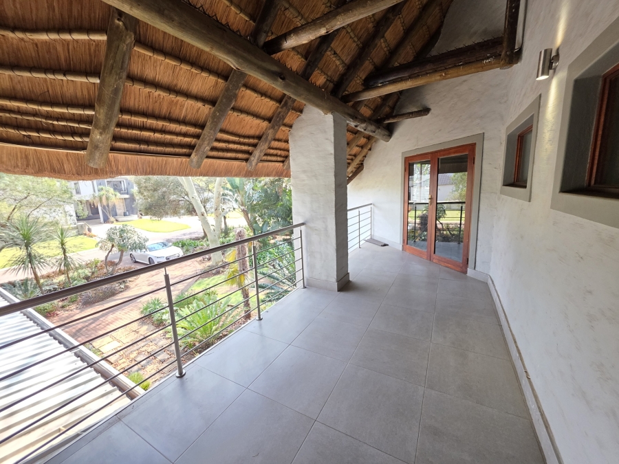 To Let 4 Bedroom Property for Rent in Woodhill Estate Gauteng