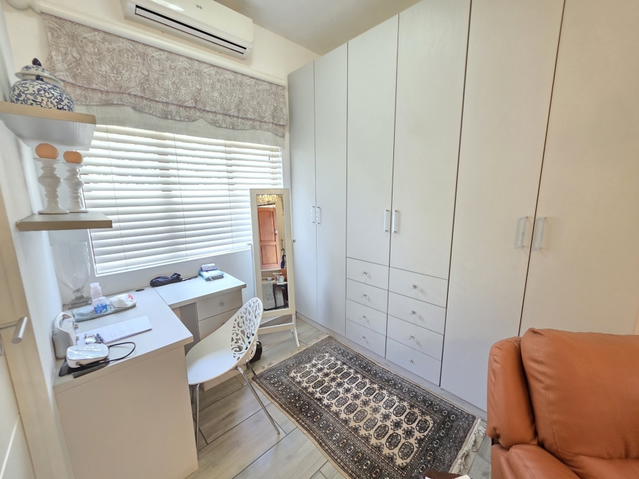 To Let 4 Bedroom Property for Rent in Woodhill Estate Gauteng