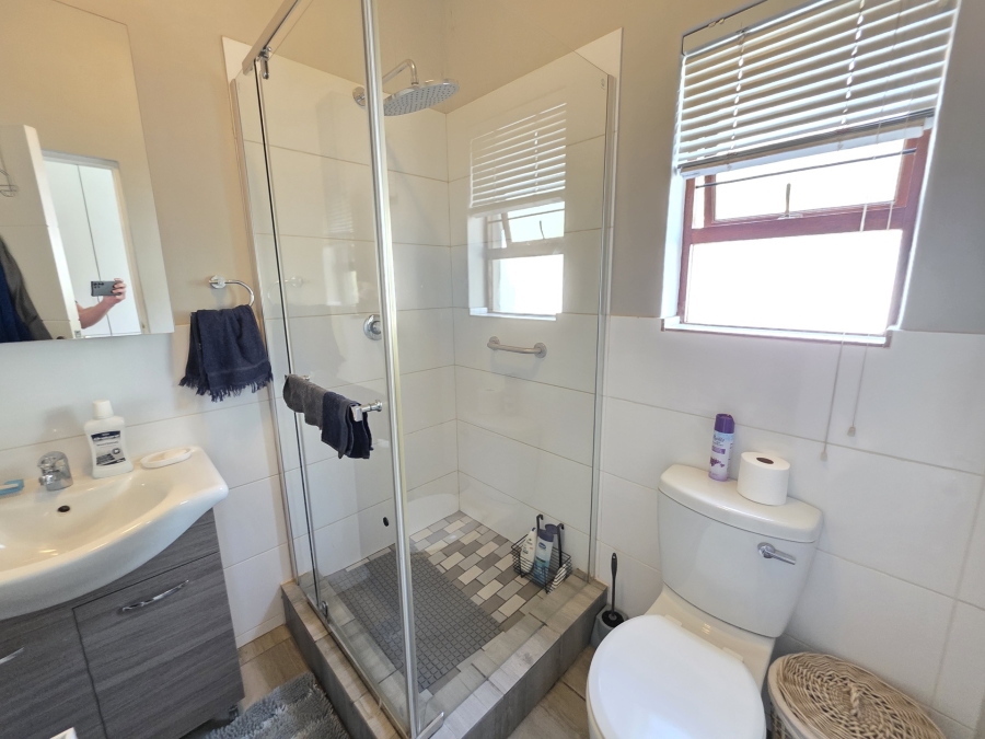 To Let 4 Bedroom Property for Rent in Woodhill Estate Gauteng