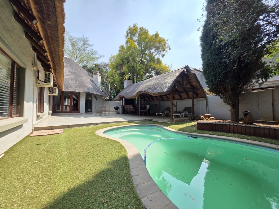 To Let 4 Bedroom Property for Rent in Woodhill Estate Gauteng