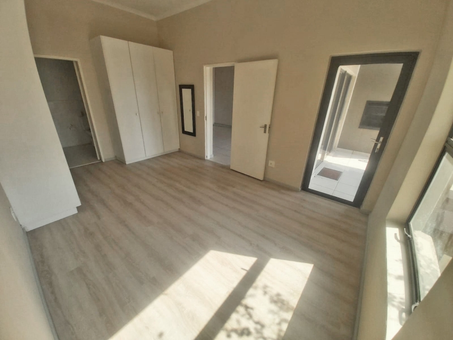 To Let 2 Bedroom Property for Rent in Bryanston Gauteng